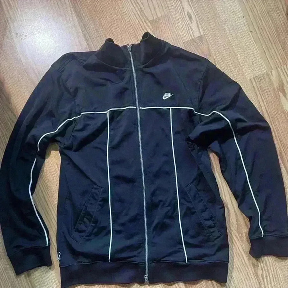 Vintage Y2K Nike track jacket - Picture 5 of 8
